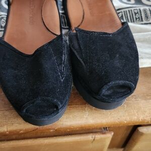 Black Suede Leather Designer LAmourDes Pieds Shoes Size 9